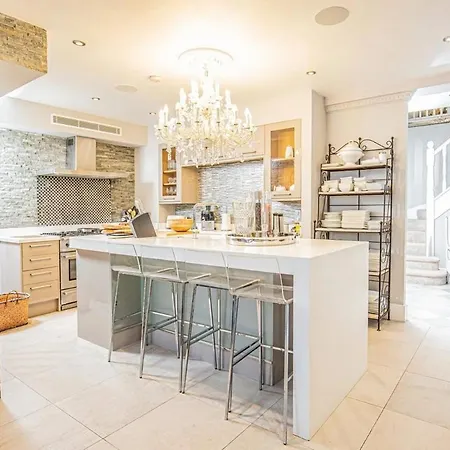Private With Private Heatead Pool, Sauna And Jacuzzi In Apartman *