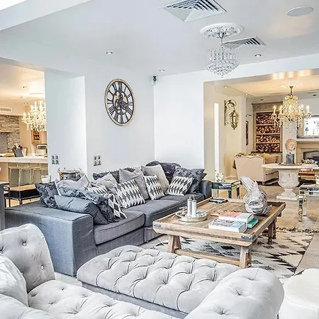 דירה Private With Private Heatead Pool, Sauna And Jacuzzi In